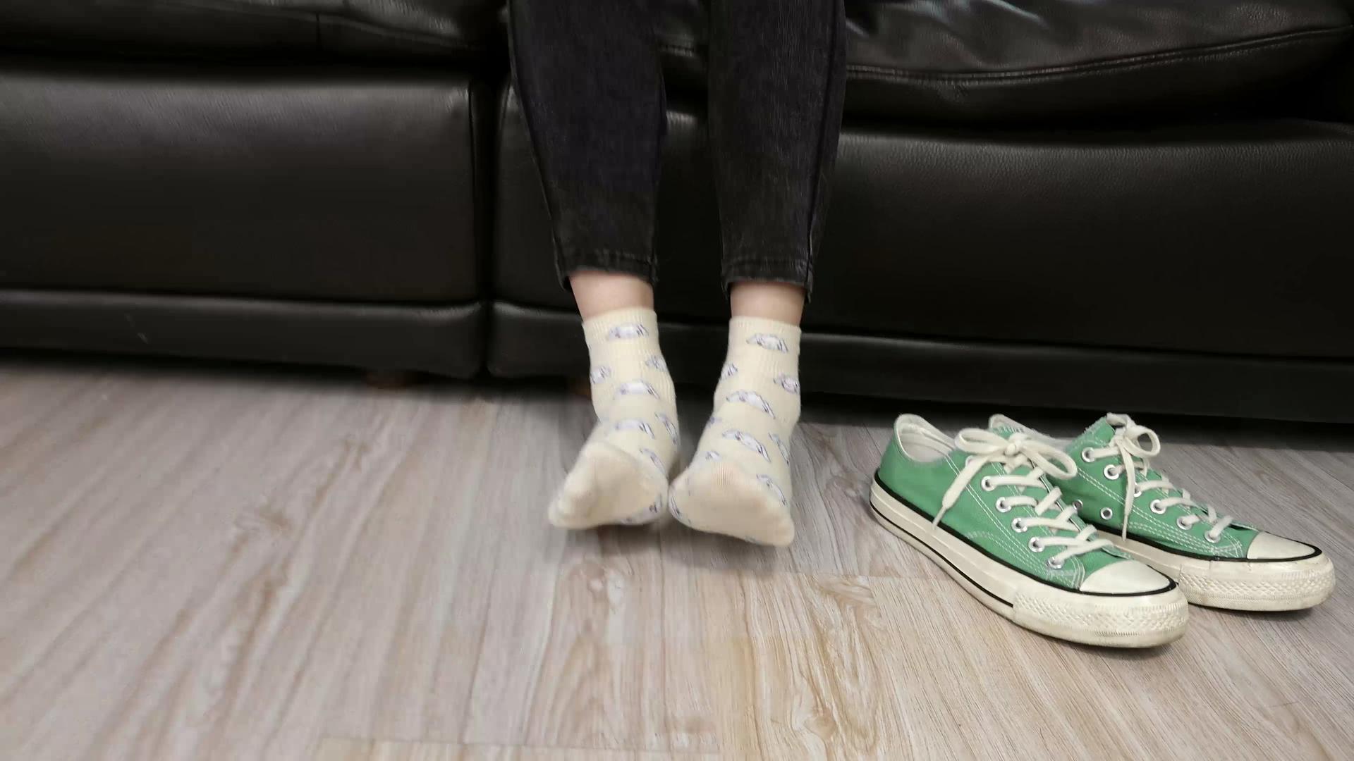 [Sexy Asian Girls Feet] No.035-初恋般记忆的小女生YIYI近距离秀脚 [1][119P]插图1