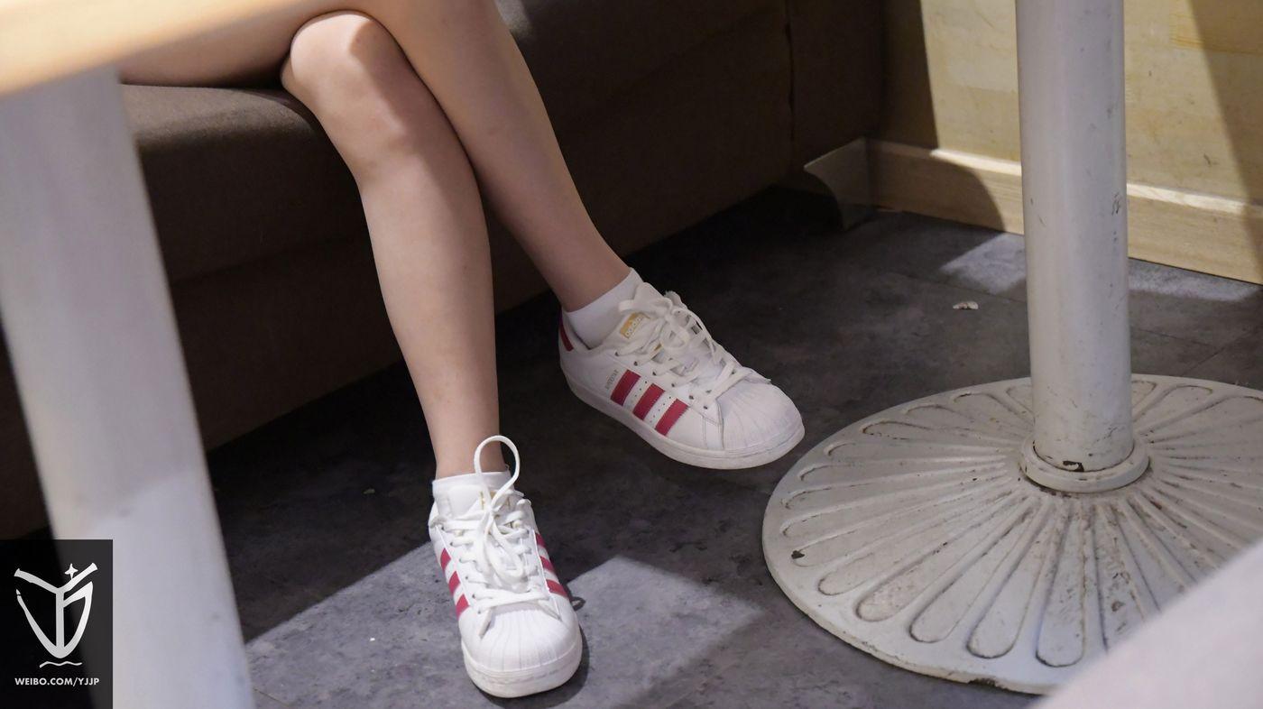 [YJ街拍] No.021 咖啡馆遇见贝壳头女孩 [63P]插图7