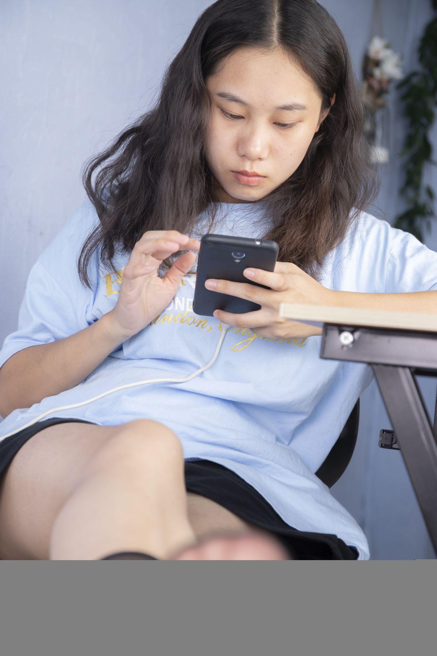 南国足艺 NO.010 模特彭彭办公室秀透明黑丝美脚，各种姿势非常诱惑！ [131P]插图