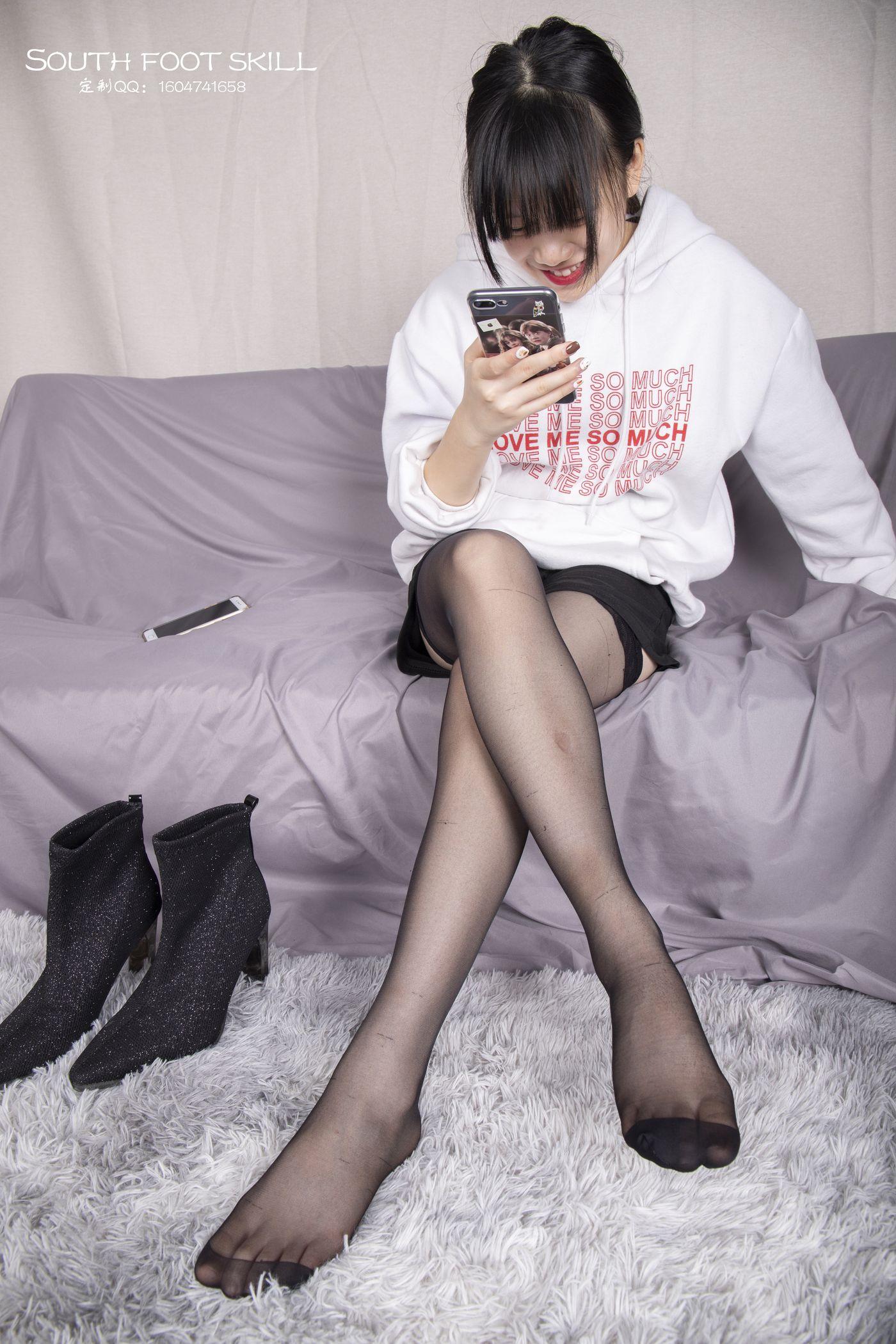 南国足艺 NO.017 宝儿美女秀长黑丝美脚 [90P]插图4