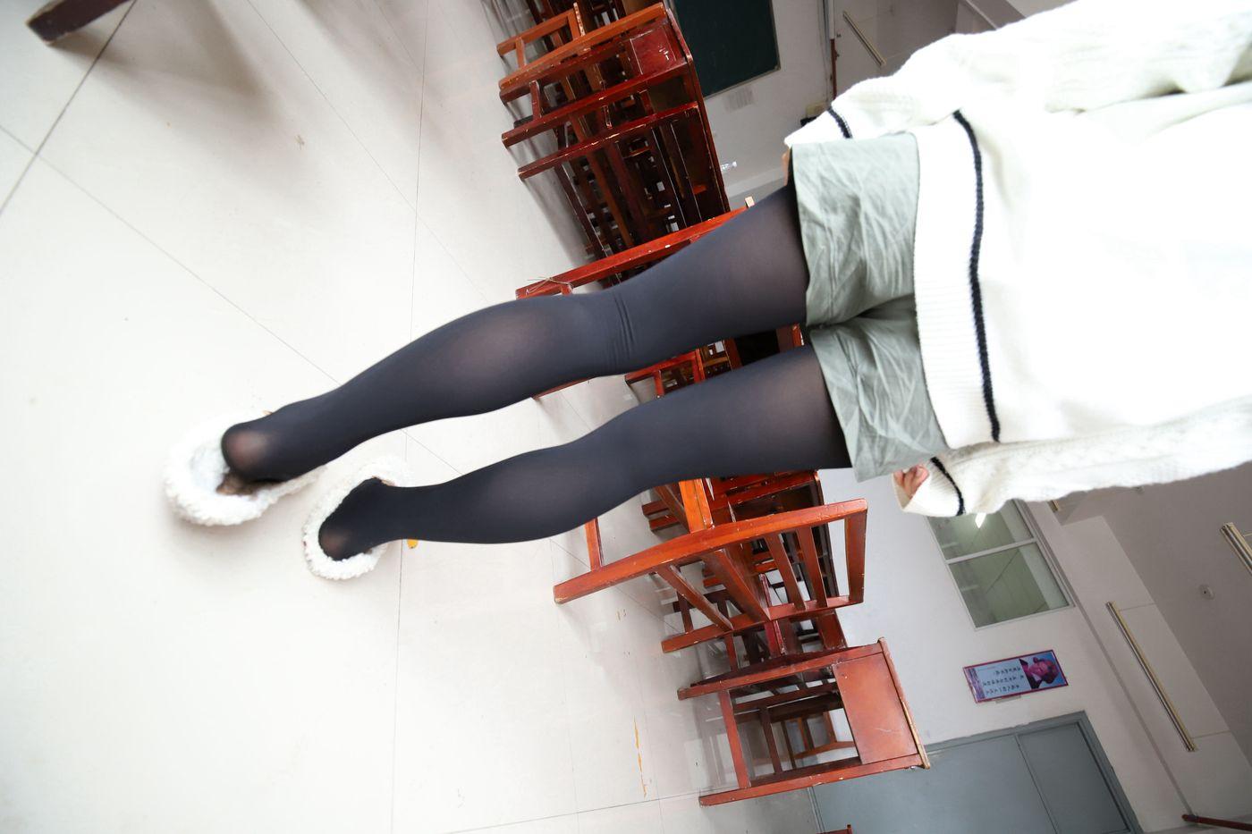 2019-11活动-大西瓜爱牙膏 2019-11月 X3 活动模特3 教室黑丝厚长袜 [155P]插图4