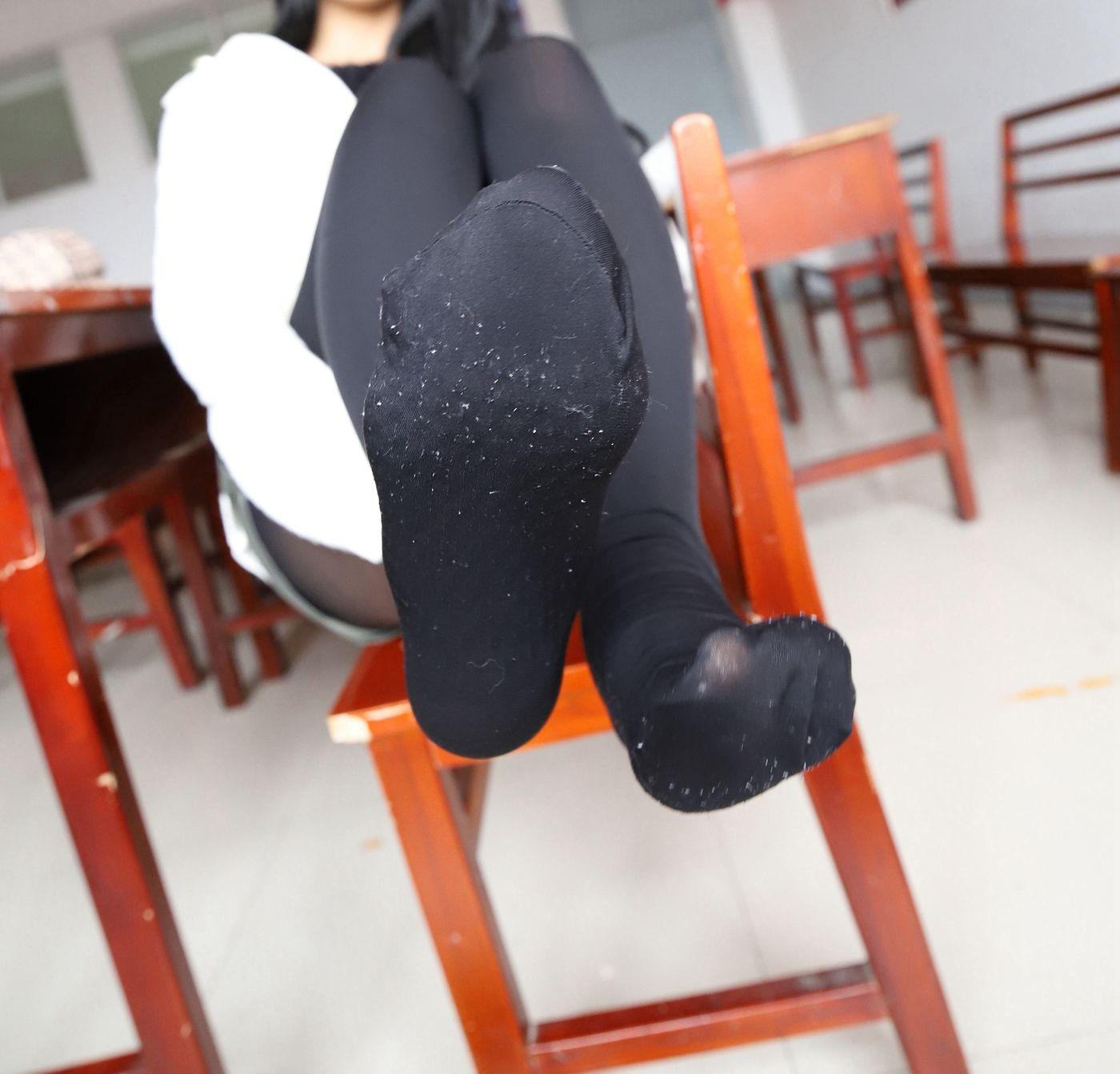 2019-11活动-大西瓜爱牙膏 2019-11月 X3 活动模特3 教室黑丝厚长袜 [155P]插图6