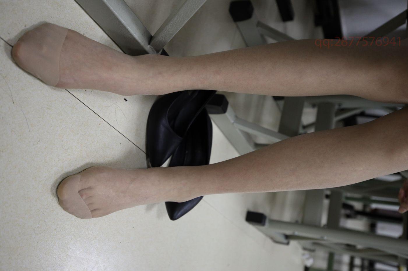 2021-01活动-大西瓜爱牙膏 2021年01月 01 教室空姐制服 [2][128P]插图1
