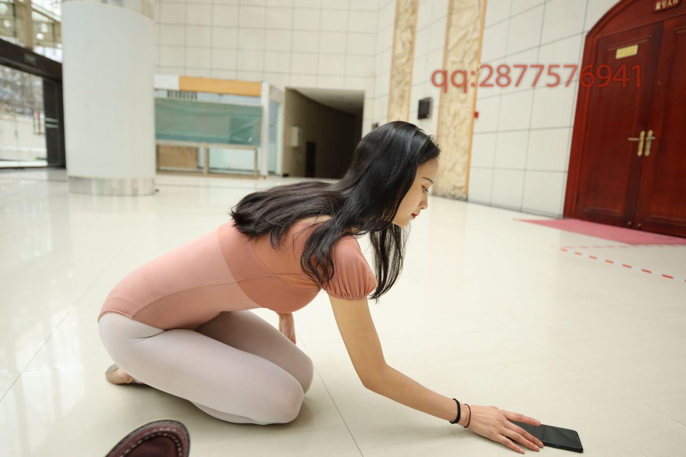 2021-05活动-大西瓜爱牙膏 2021 05月活动 02 模特2 舞蹈服白丝 [134P]插图
