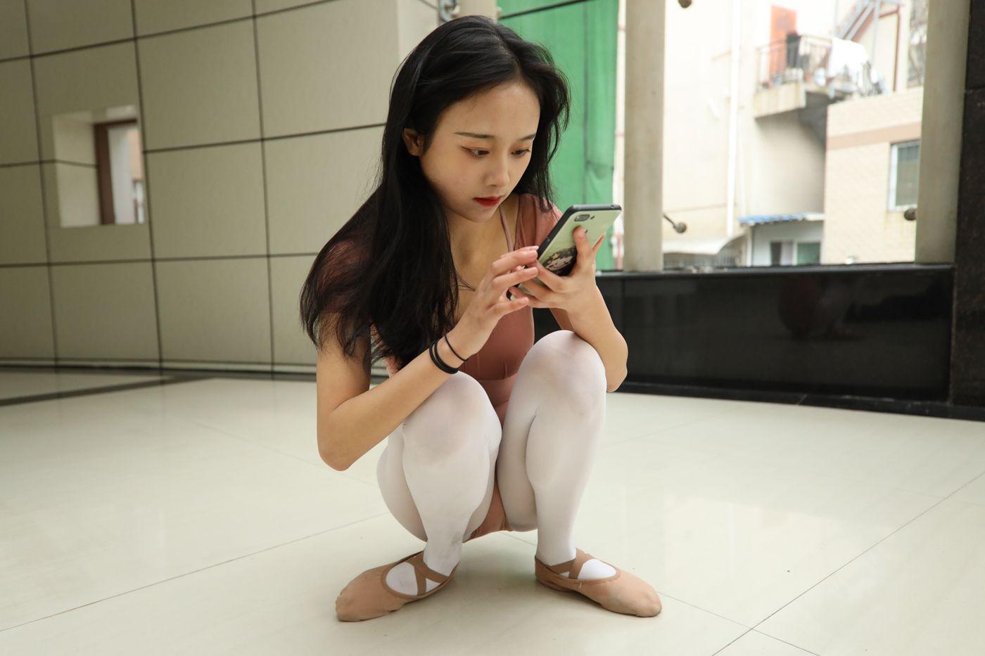 2021-05活动-大西瓜爱牙膏 2021 05月活动 02 模特2 舞蹈服白丝 [134P]插图8