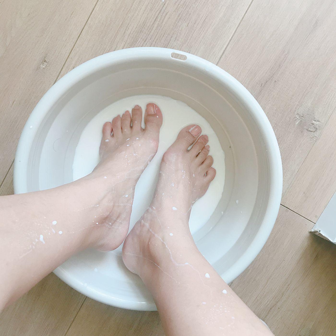 安乔乔 NO.001 牛奶洗脚 [102P]插图