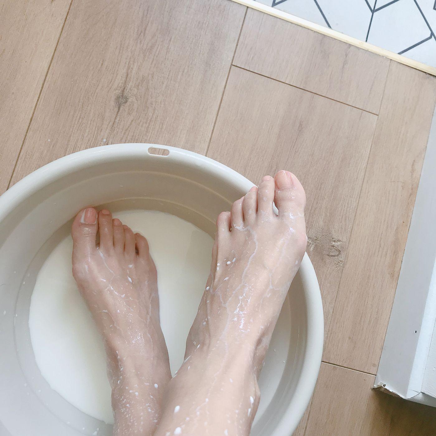 安乔乔 NO.001 牛奶洗脚 [102P]插图5