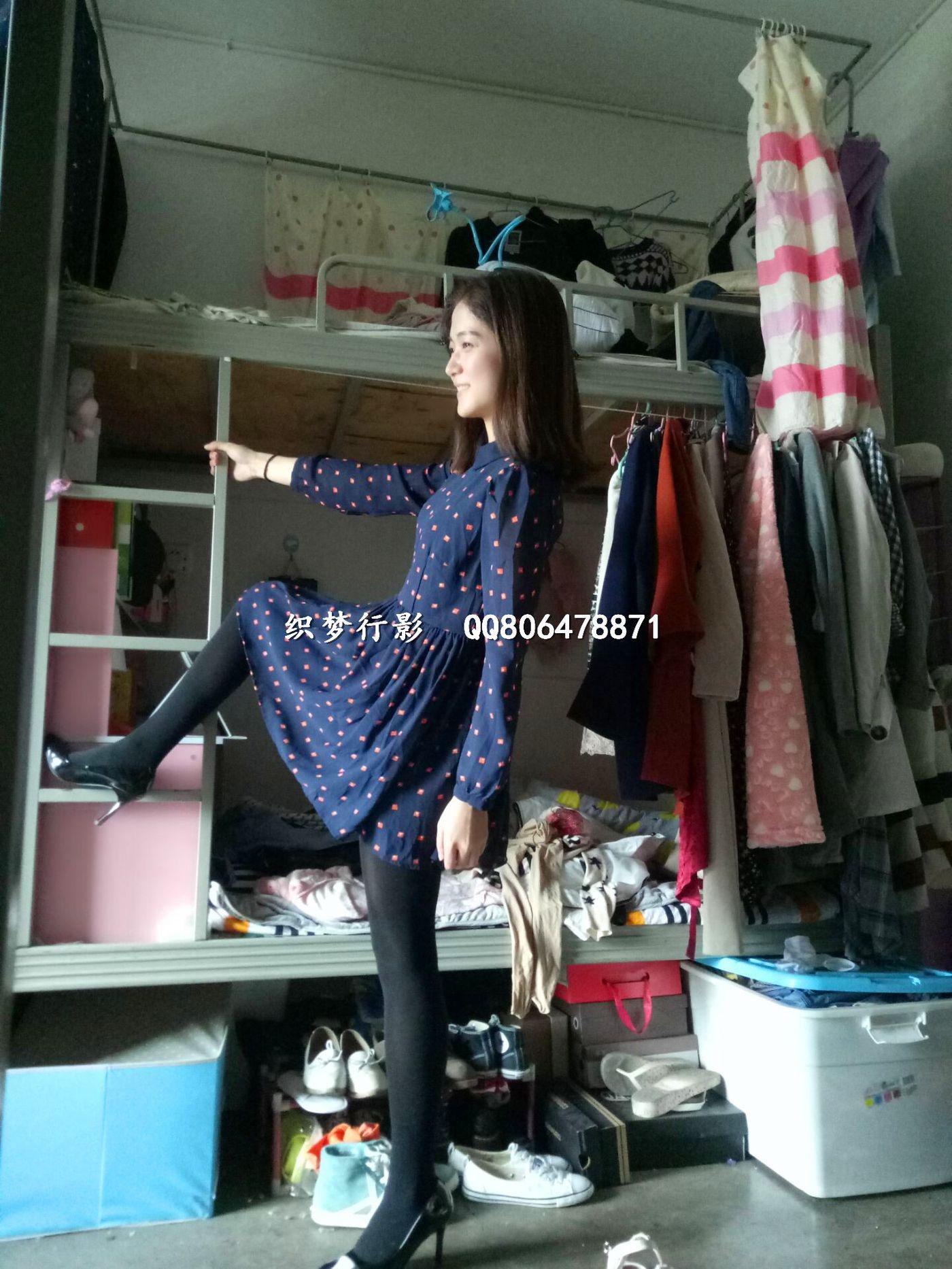 织梦行影 NO.004 宿舍黑丝高跟 [57P]插图6