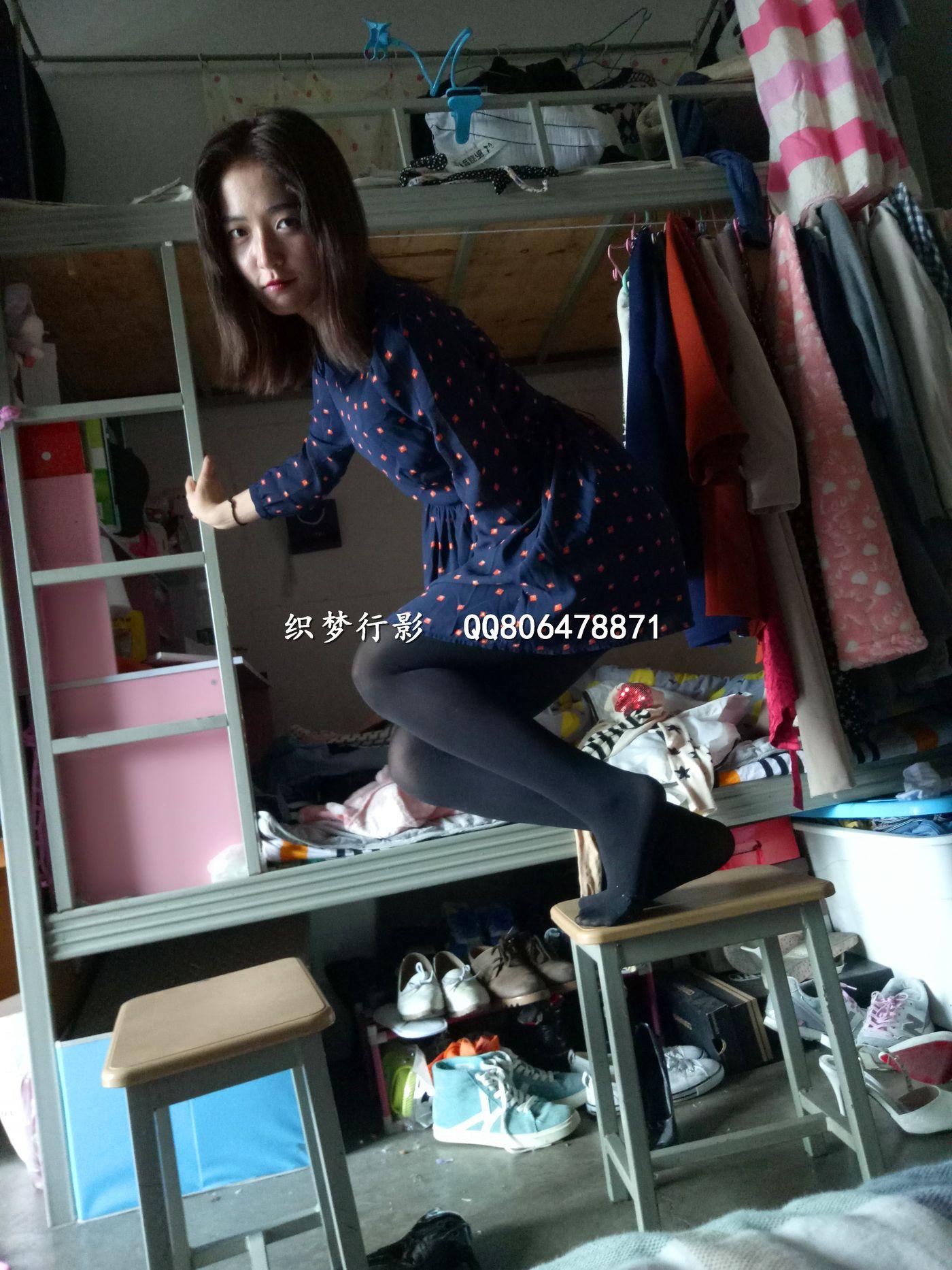 织梦行影 NO.004 宿舍黑丝高跟 [57P]插图8