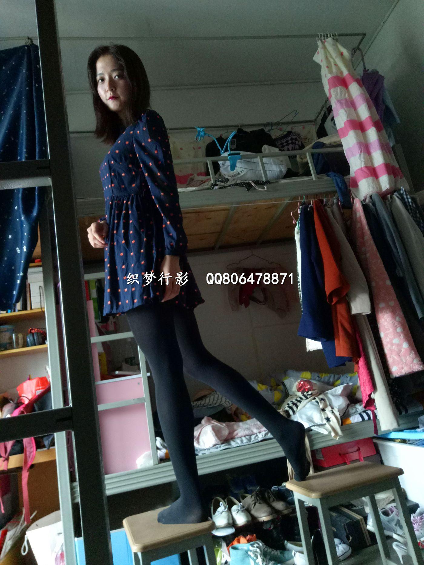织梦行影 NO.004 宿舍黑丝高跟 [57P]插图8