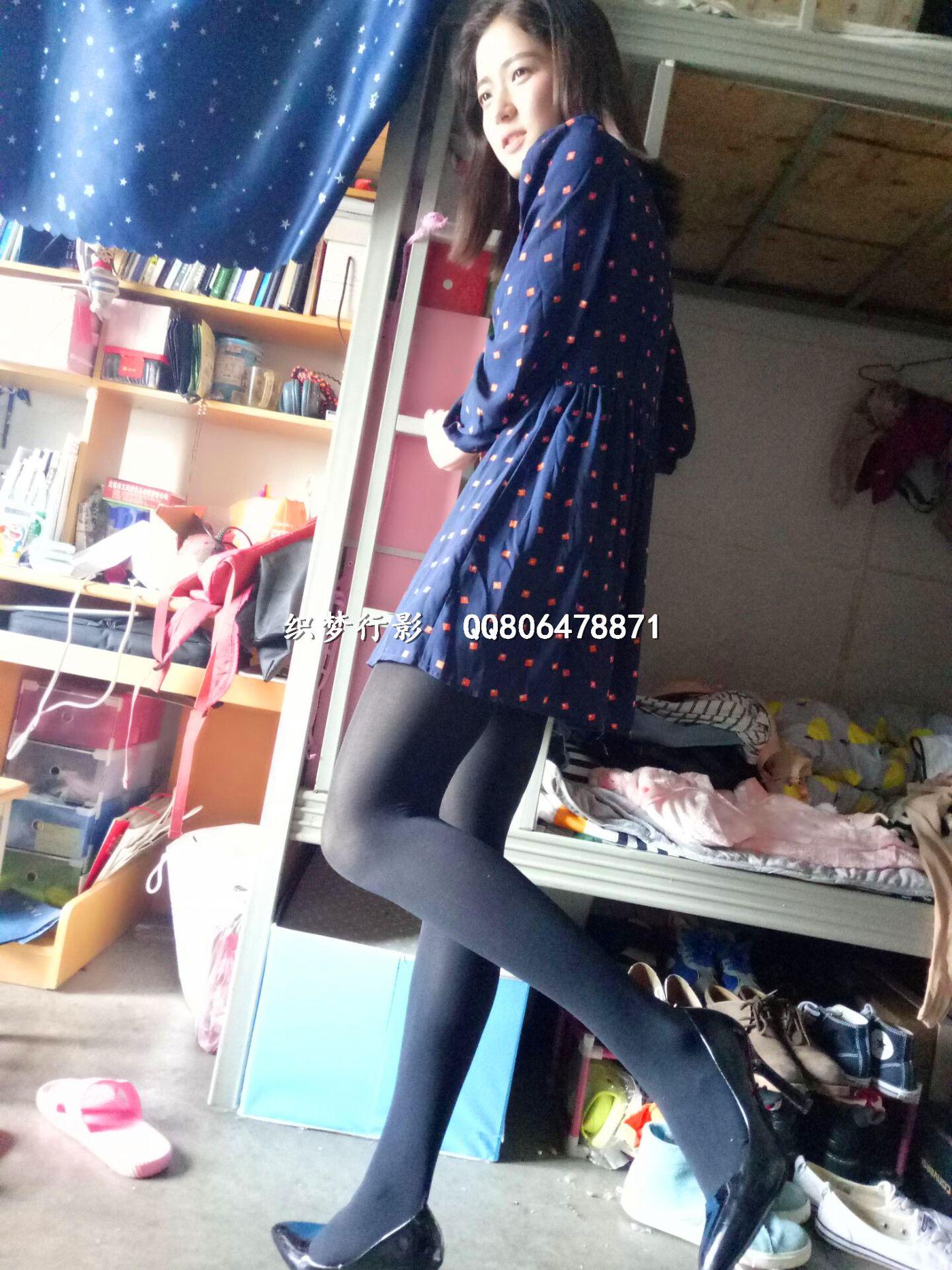 织梦行影 NO.004 宿舍黑丝高跟 [57P]插图