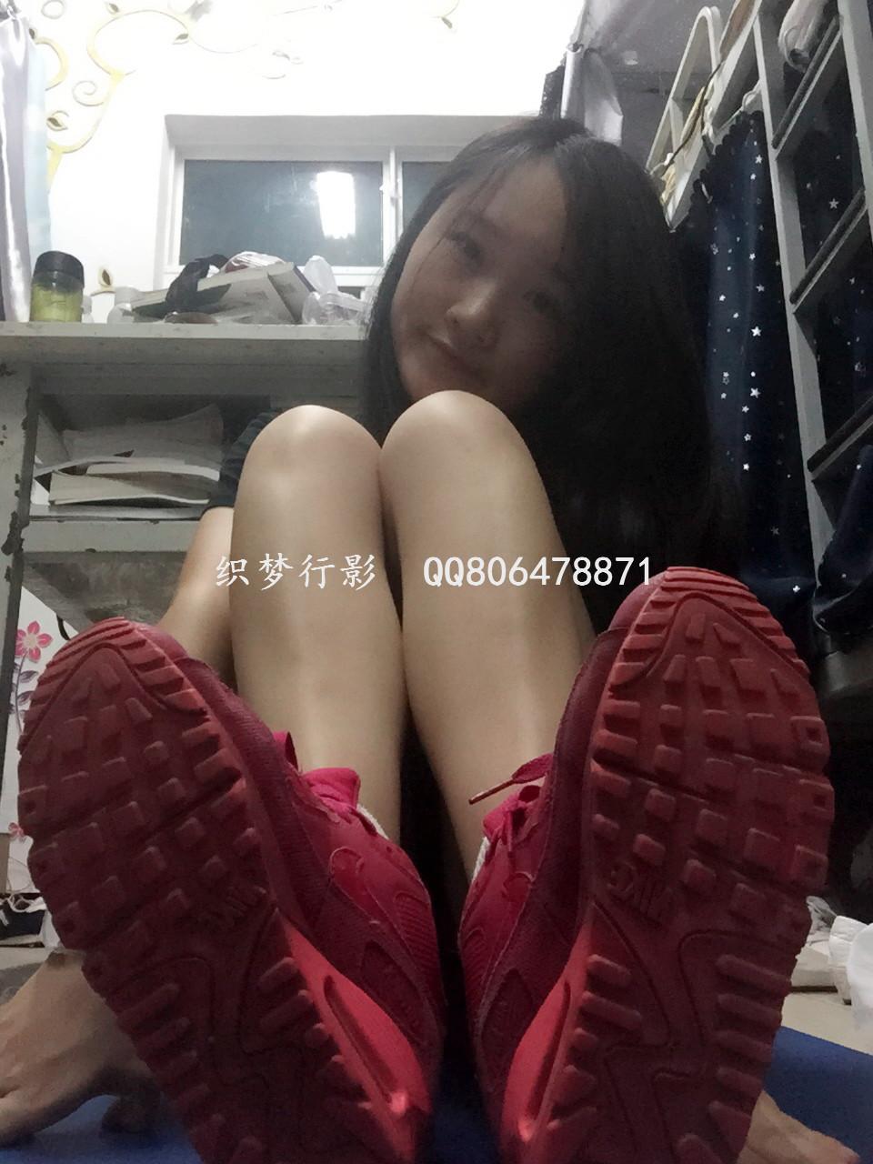 织梦行影 NO.010 宿舍粉袜运动鞋 [19P]插图3