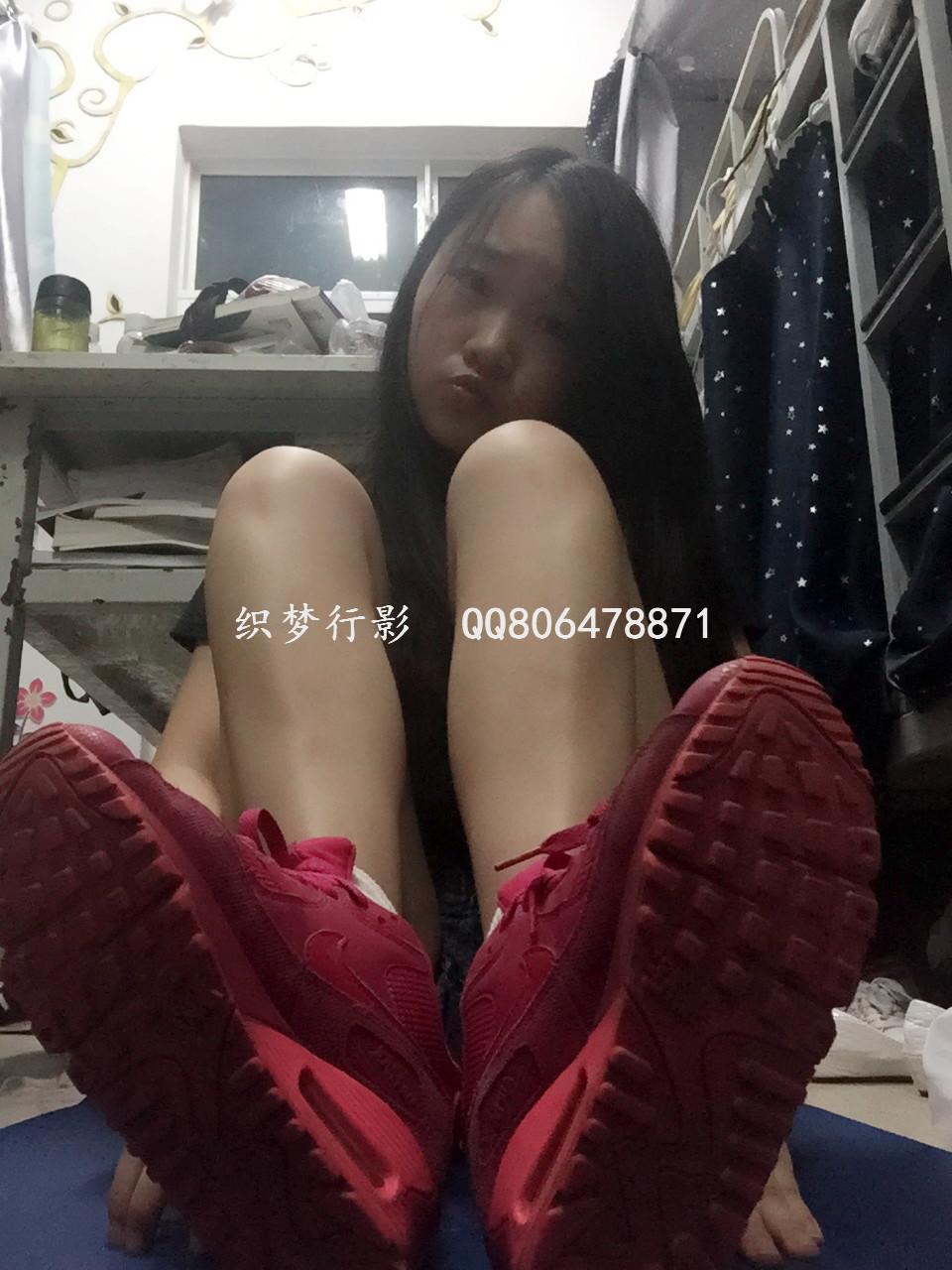 织梦行影 NO.010 宿舍粉袜运动鞋 [19P]插图5