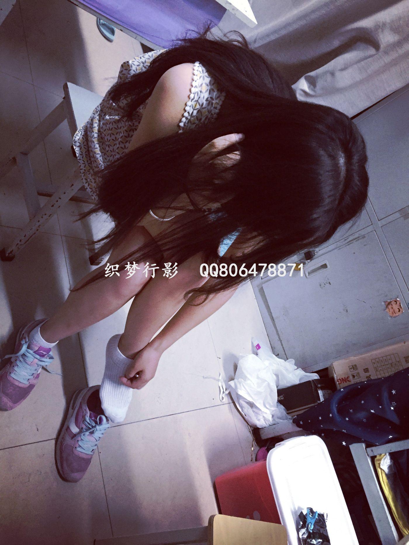 织梦行影 NO.012 宿舍白袜运动鞋 [23P]插图5