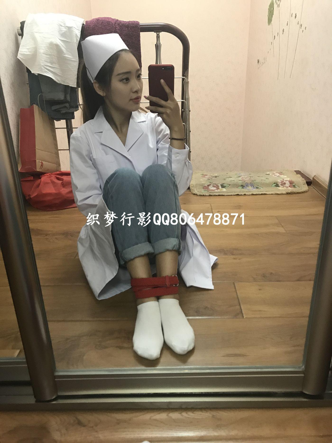 织梦行影 NO.003 护士服棉袜 [76P]插图1