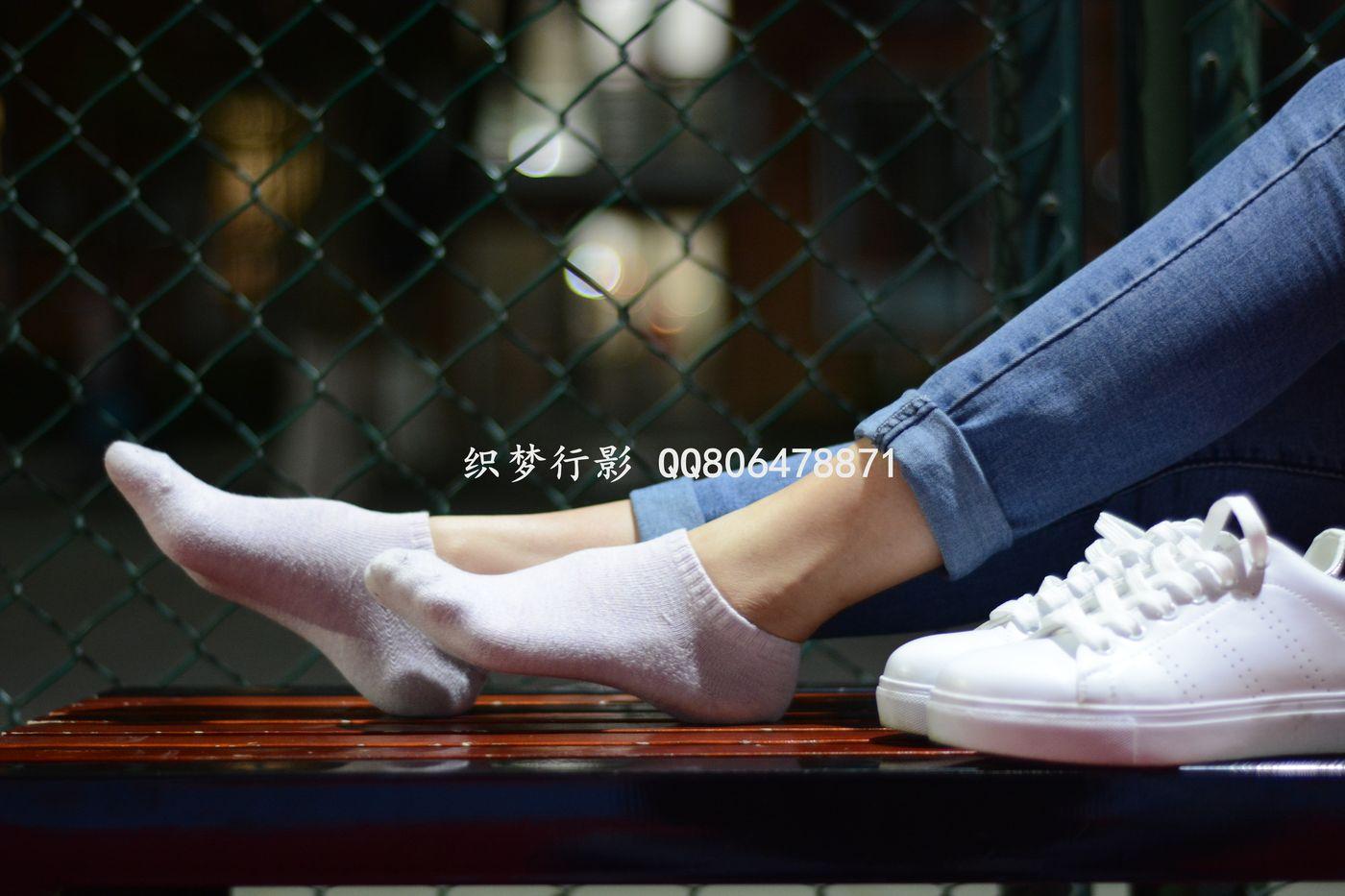 织梦行影 NO.014 操场夜拍白袜小白鞋 [217P]插图9