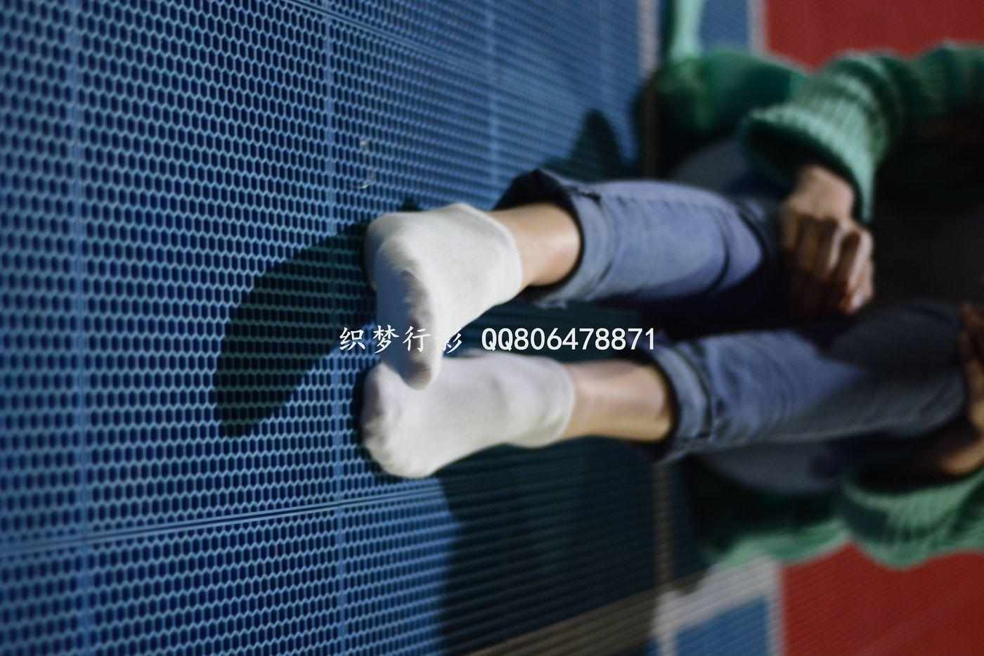织梦行影 NO.014 操场夜拍白袜小白鞋 [217P]插图8