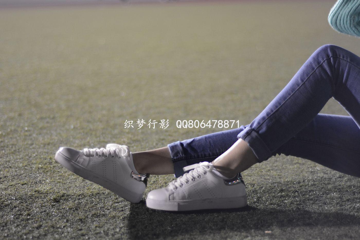 织梦行影 NO.014 操场夜拍白袜小白鞋 [217P]插图6