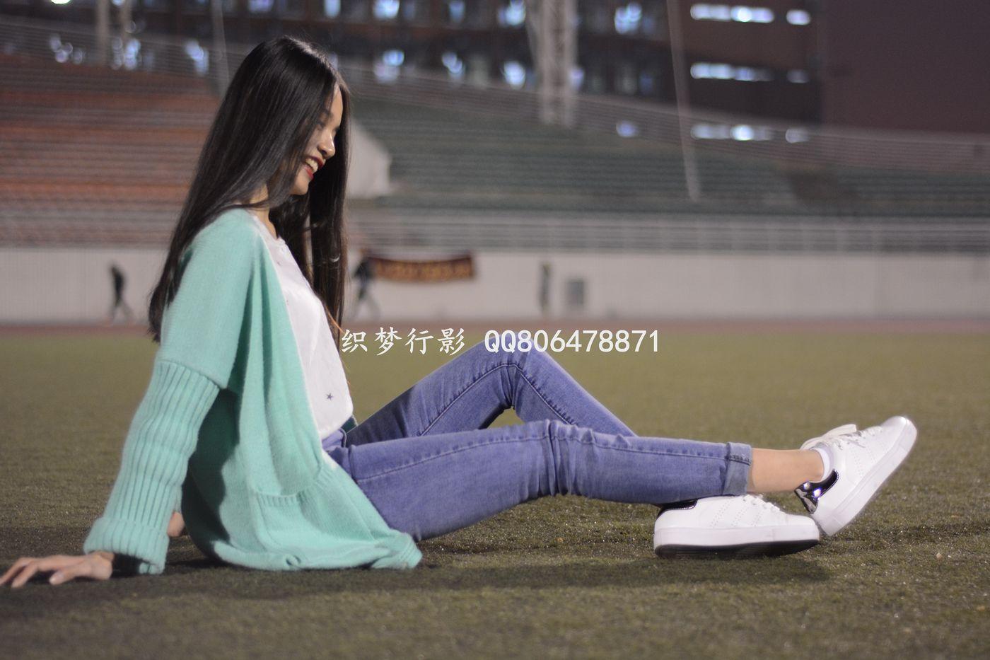 织梦行影 NO.014 操场夜拍白袜小白鞋 [217P]插图3