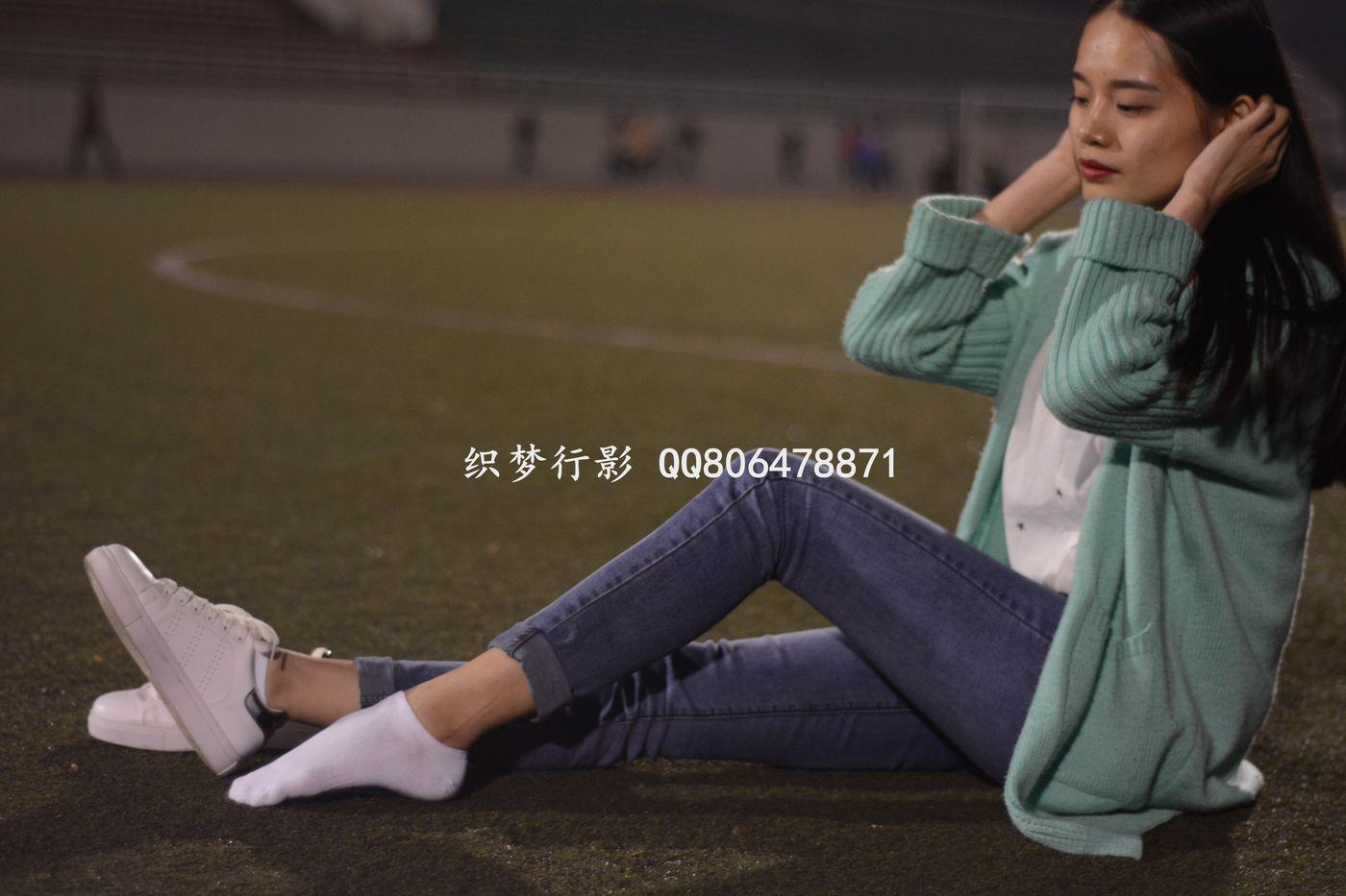 织梦行影 NO.014 操场夜拍白袜小白鞋 [217P]插图6