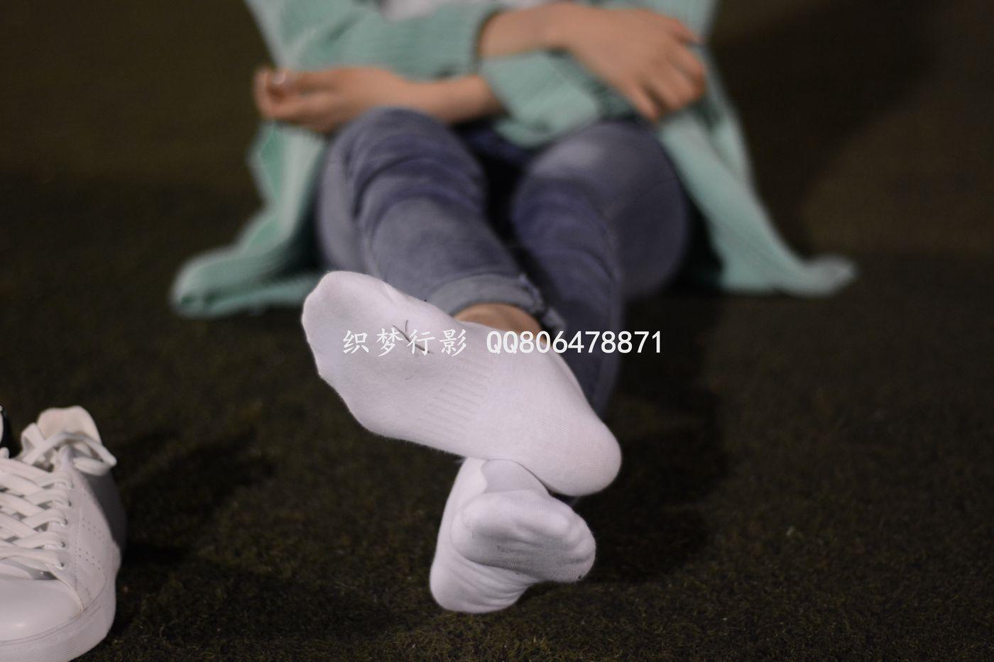 织梦行影 NO.014 操场夜拍白袜小白鞋 [217P]插图9