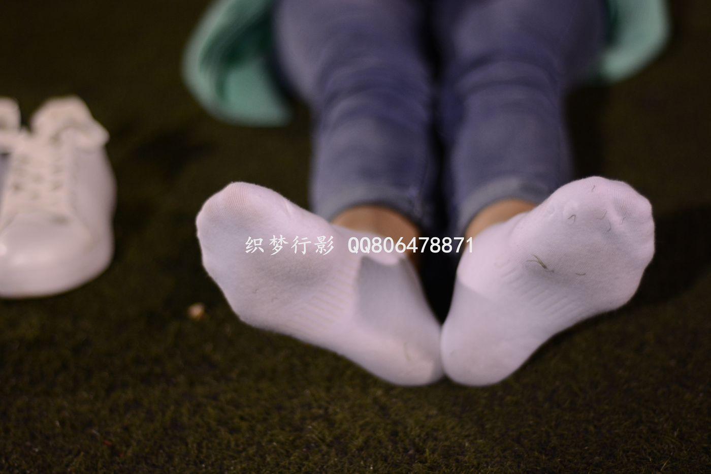 织梦行影 NO.014 操场夜拍白袜小白鞋 [217P]插图1