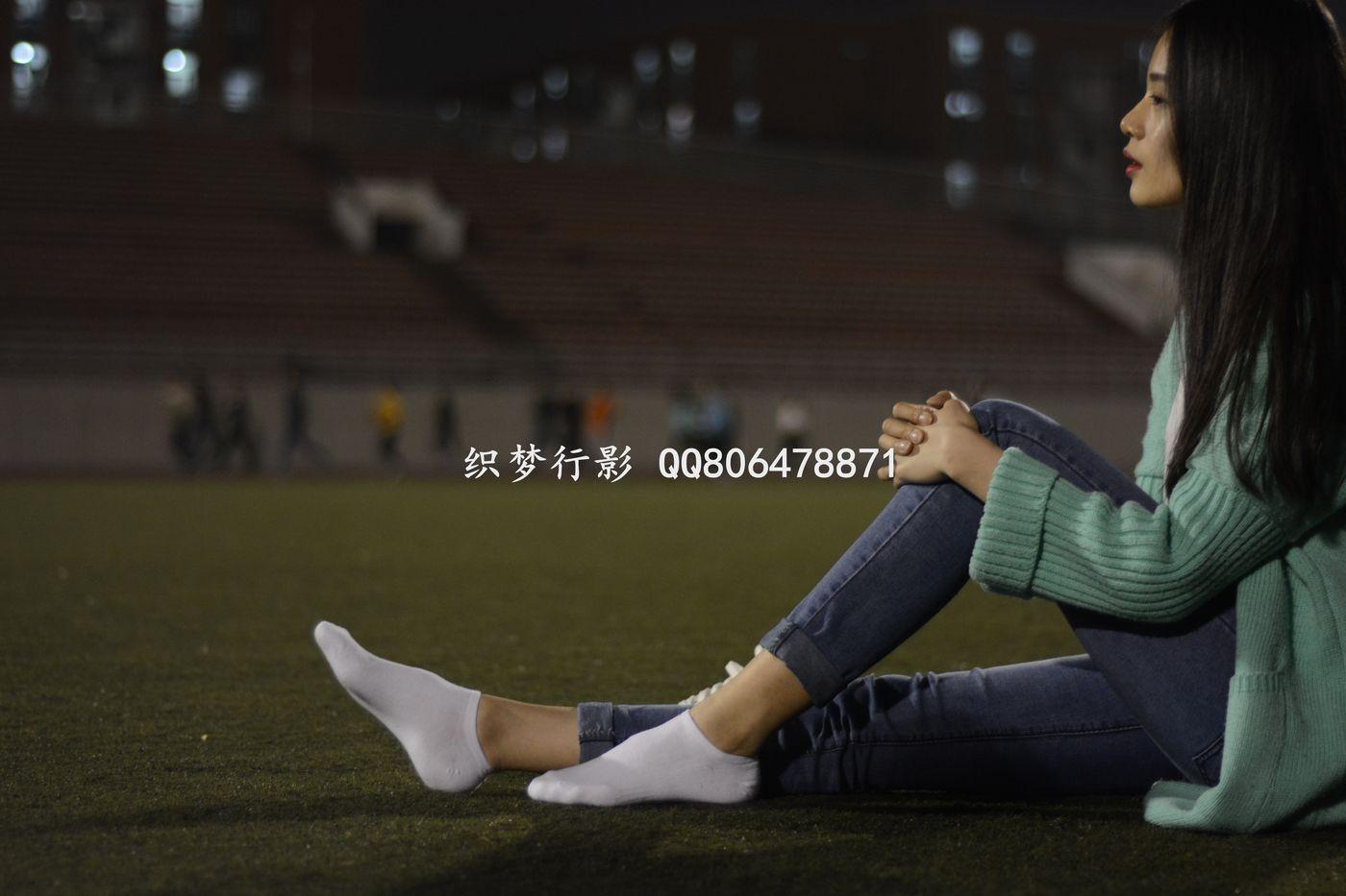 织梦行影 NO.014 操场夜拍白袜小白鞋 [217P]插图9