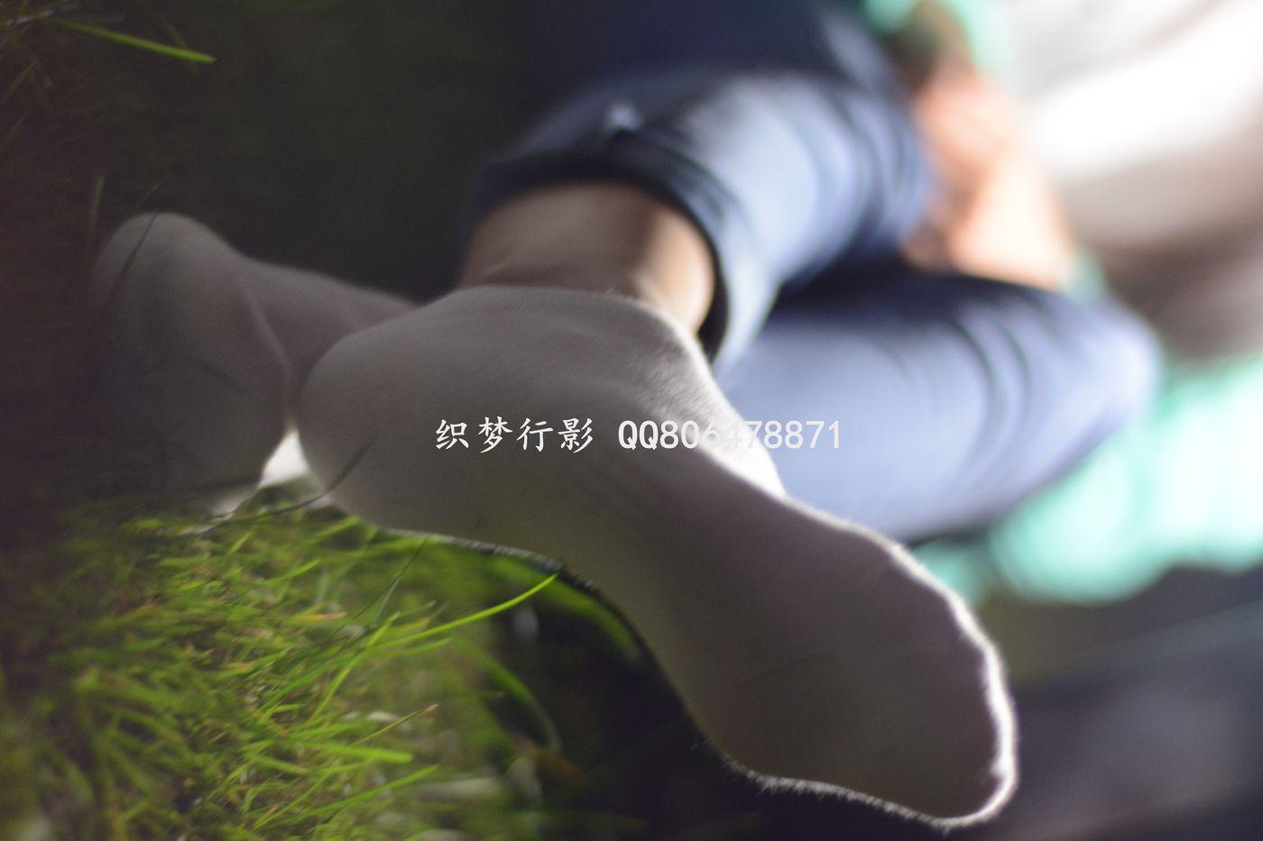织梦行影 NO.014 操场夜拍白袜小白鞋 [217P]插图5