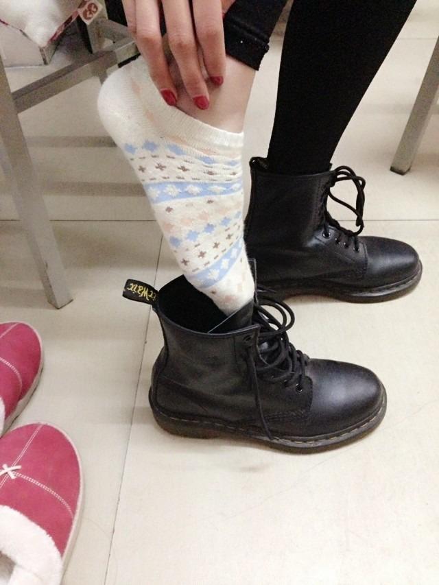 织梦行影 NO.029 宿舍棉袜马丁靴 [48P]插图2