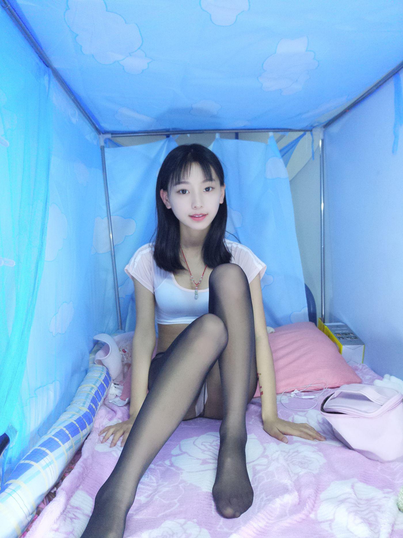 No.2-蓓蓓 – 黑白薄丝袜[108P]插图1