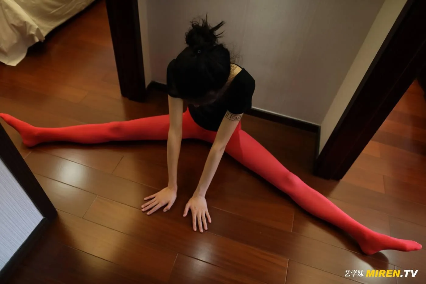 [ROSI艺学妹]2020.03.27 NO.110[76P]插图