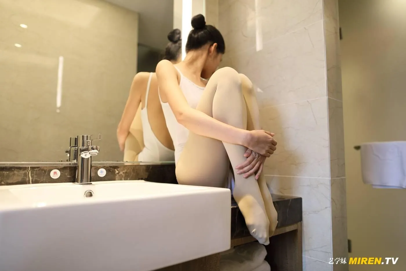 [ROSI写真] 艺学妹 2020.01.14 No.046[48P]插图1