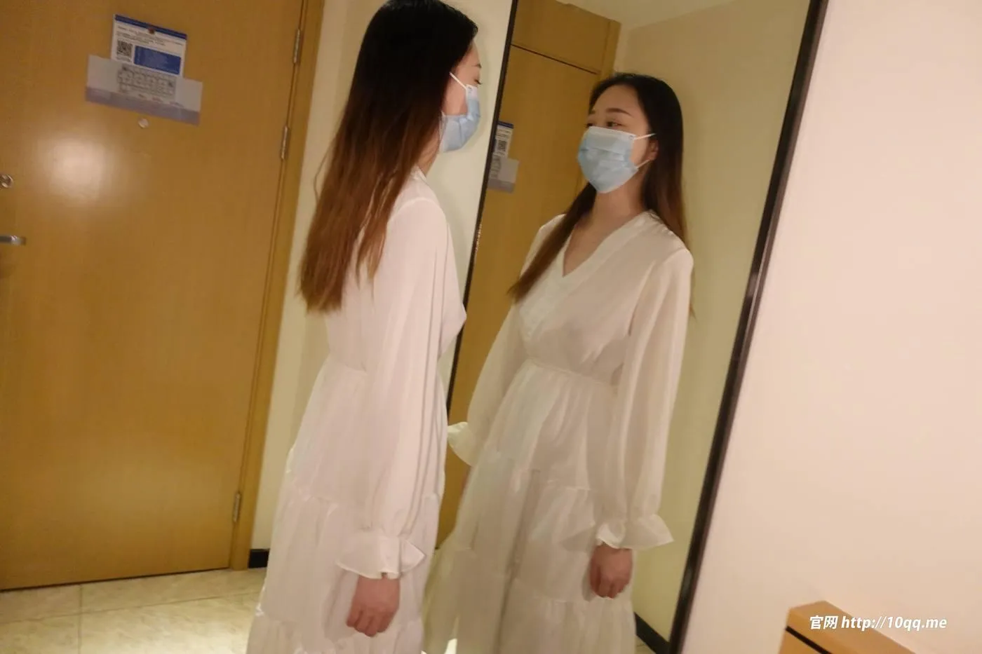 [ROSI口罩系列]2022.10.24 NO.2325[92P]插图1