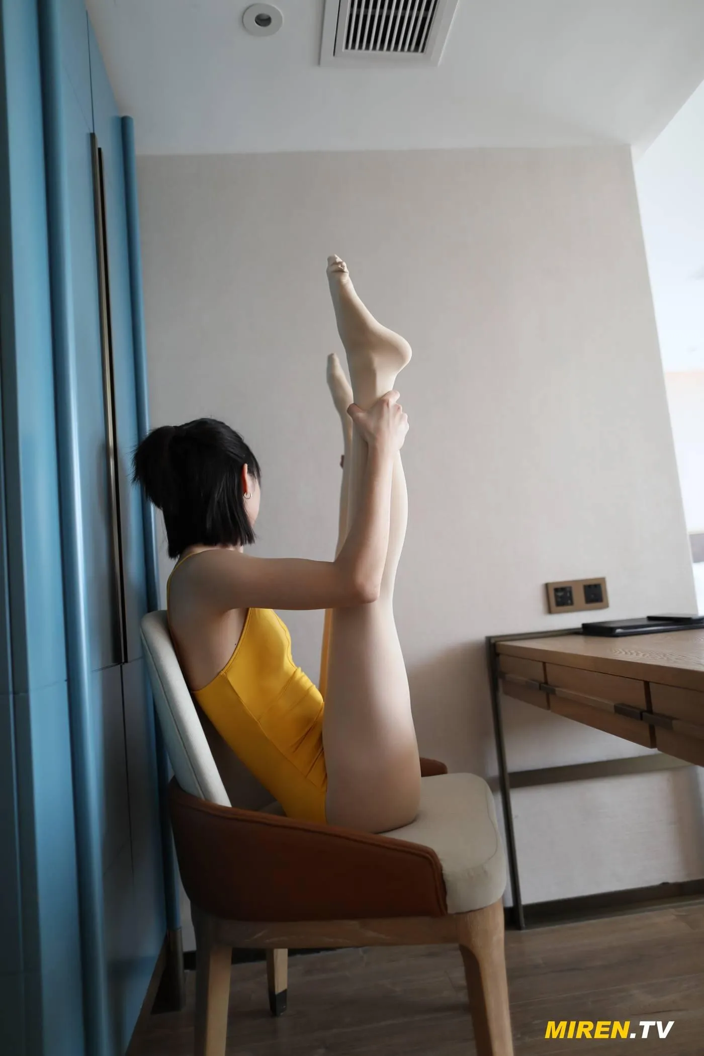 [ROSI艺学妹]2020.02.14 NO.077[43P]插图1