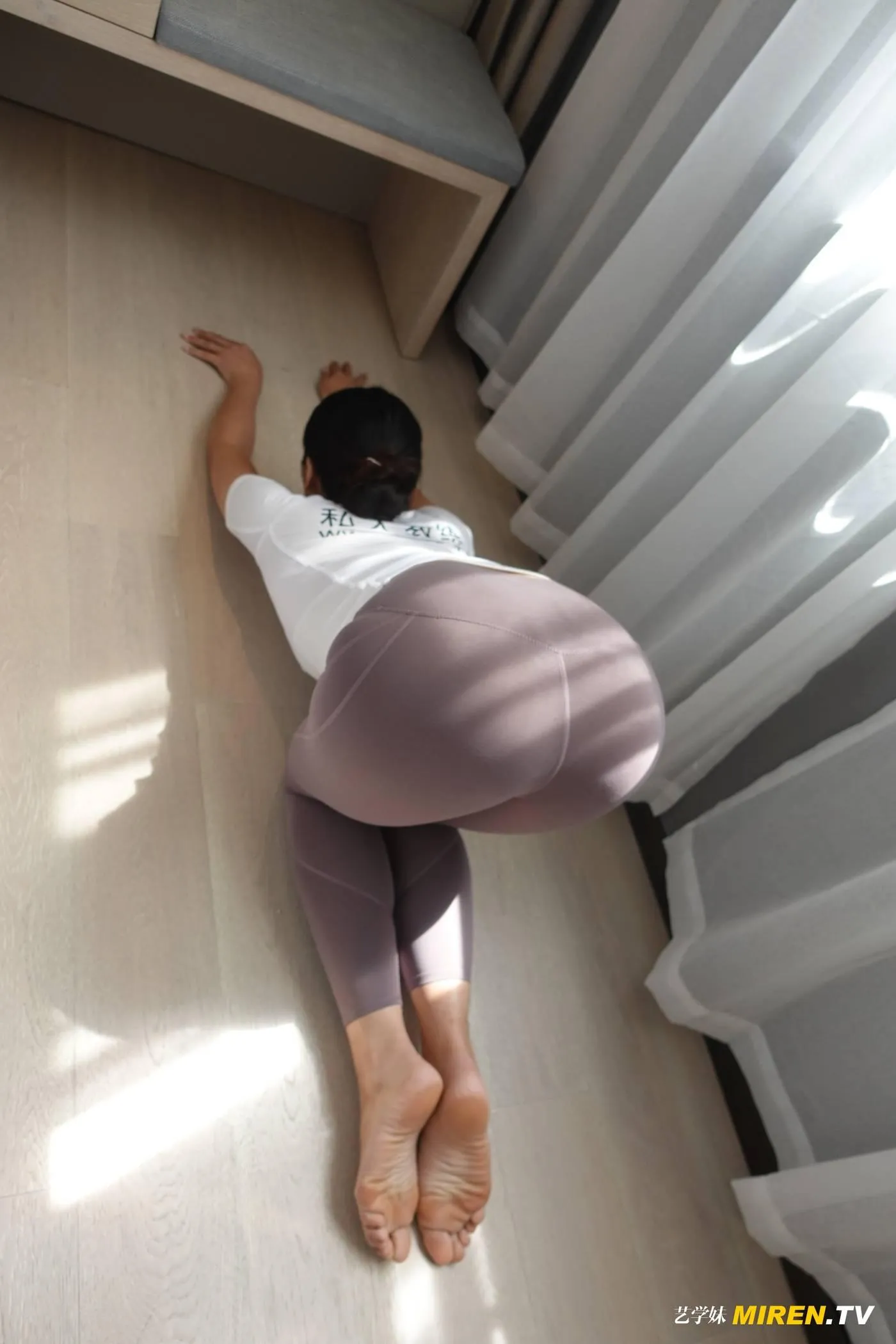[ROSI艺学妹]2020.10.24 NO.195[92P]插图2