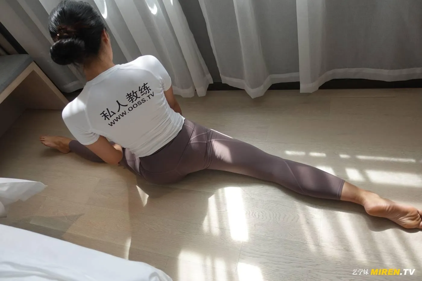 [ROSI艺学妹]2020.10.24 NO.195[92P]插图2