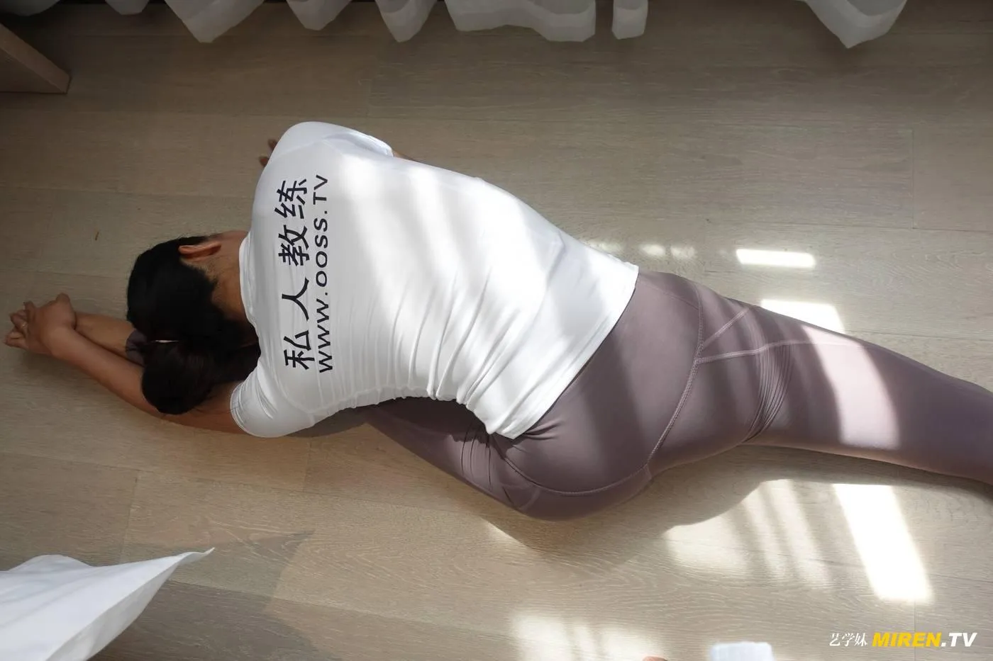 [ROSI艺学妹]2020.10.24 NO.195[92P]插图