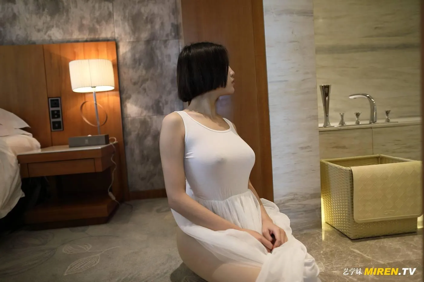 [ROSI艺学妹]2020.03.22 NO.105[100P]插图1