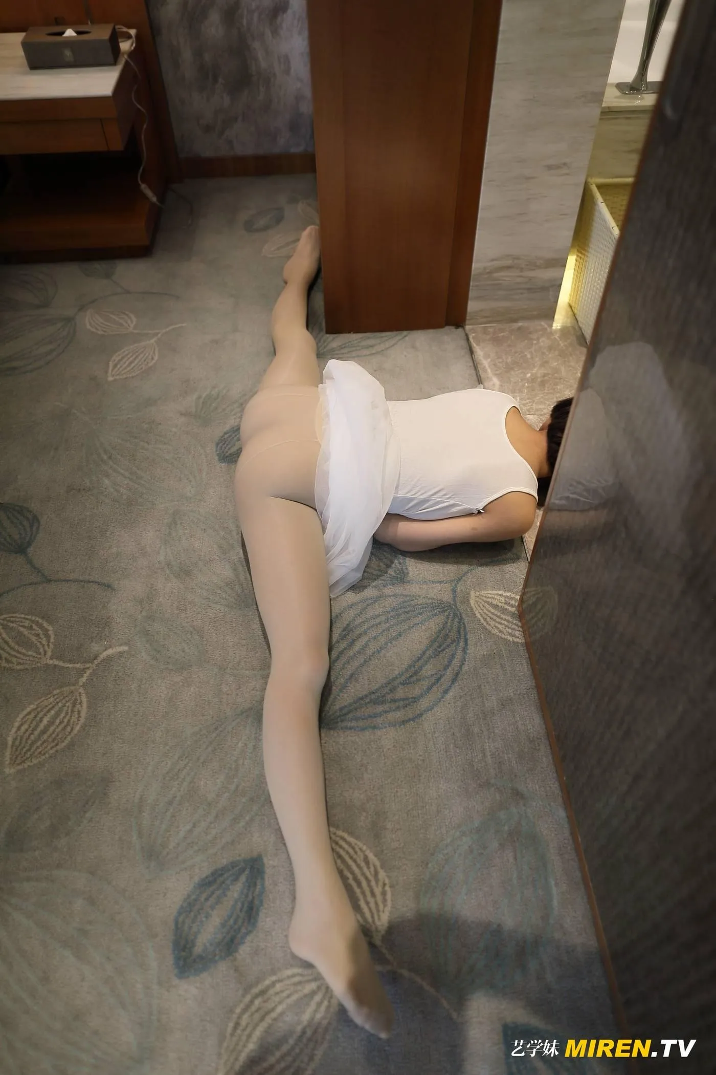 [ROSI艺学妹]2020.03.22 NO.105[100P]插图3