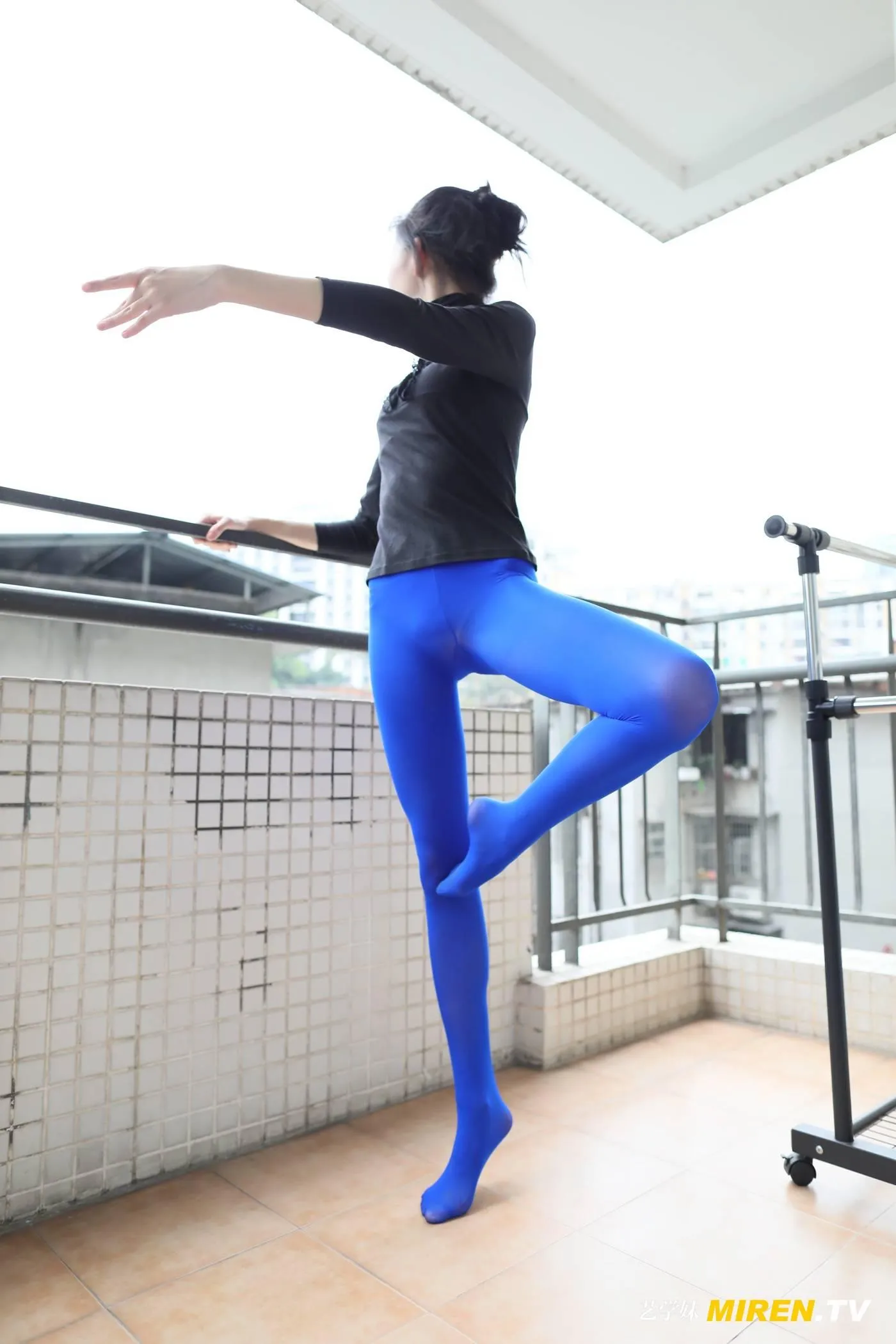 [ROSI艺学妹]2020.04.29 NO.122[39P]插图1