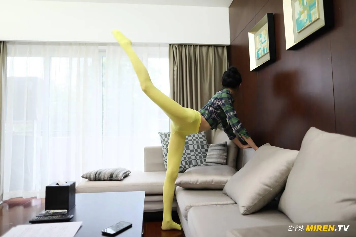 [ROSI艺学妹]2020.03.13 NO.096[43P]插图1