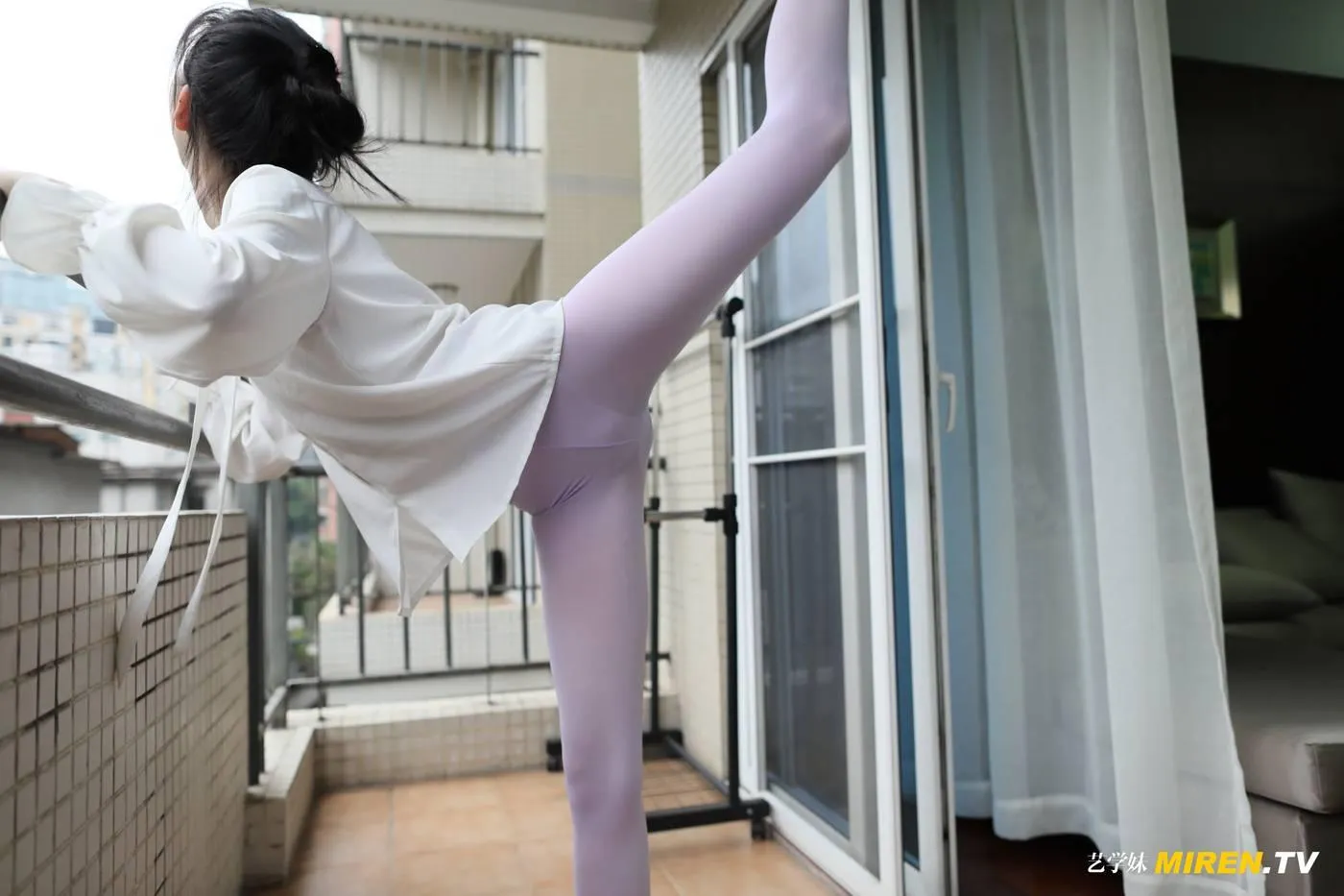 [ROSI艺学妹]2020.04.21 NO.114[70P]插图2