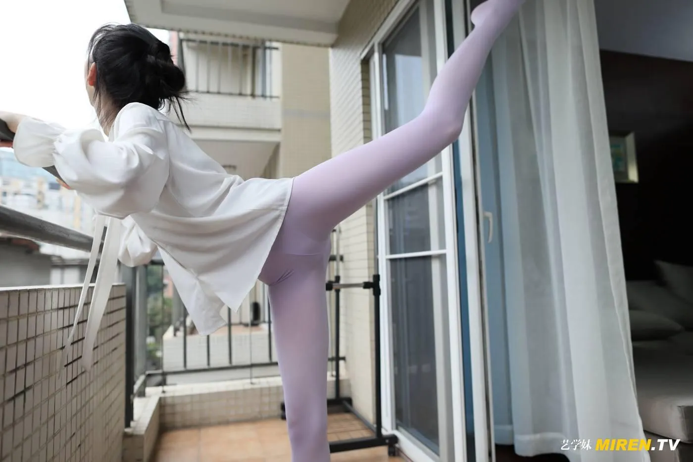 [ROSI艺学妹]2020.04.21 NO.114[70P]插图3