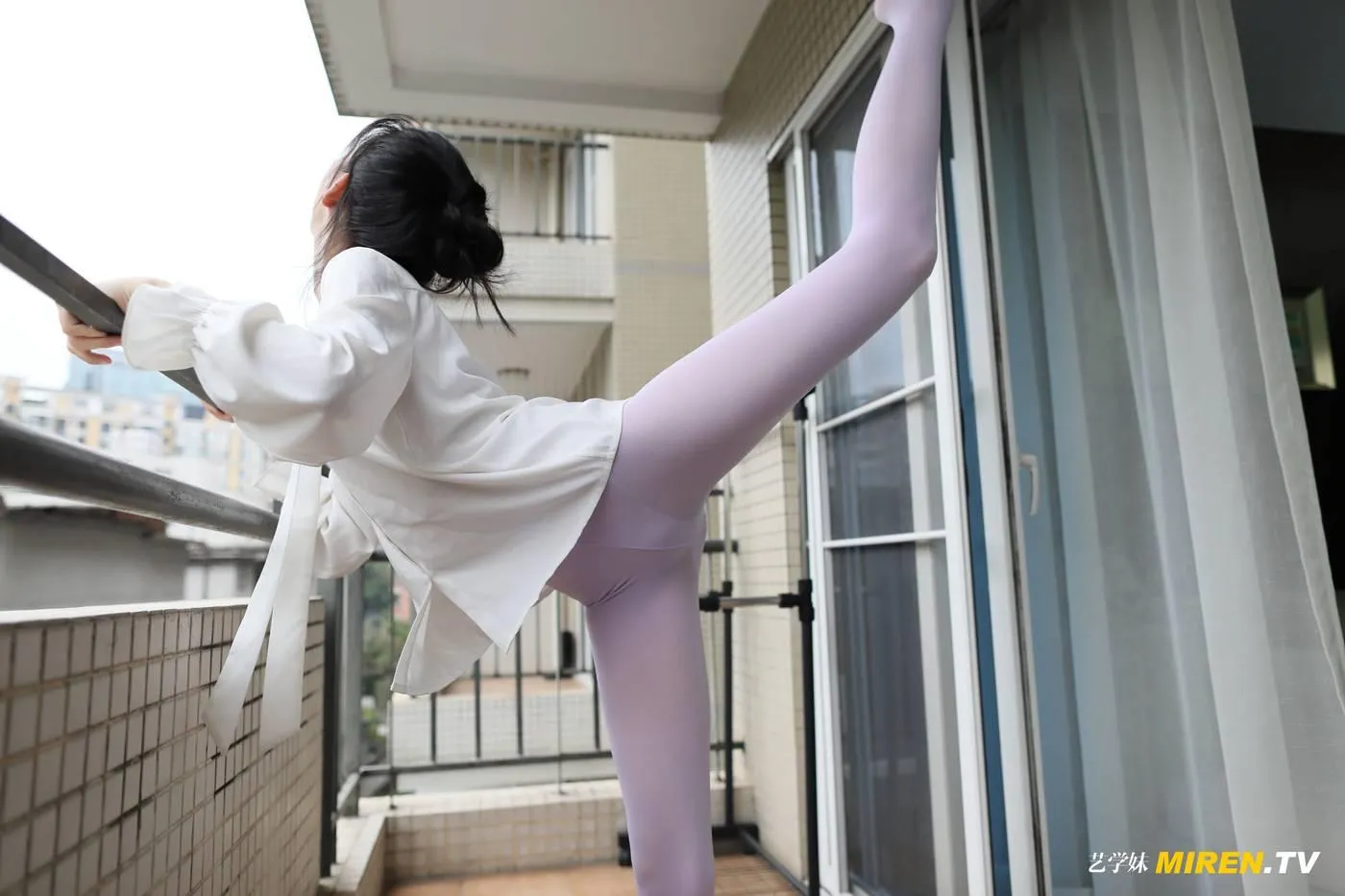 [ROSI艺学妹]2020.04.21 NO.114[70P]插图4
