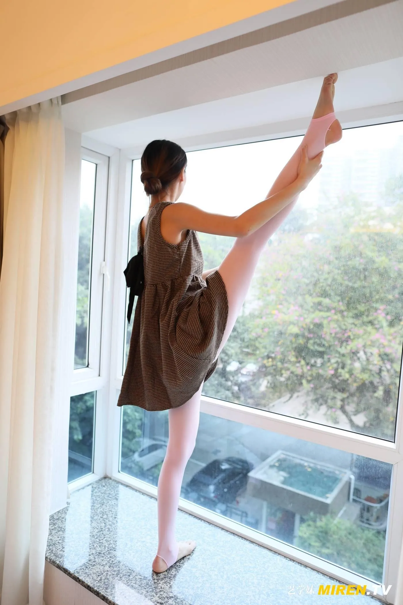 [ROSI艺学妹]2020.03.23 NO.106[72P]插图1