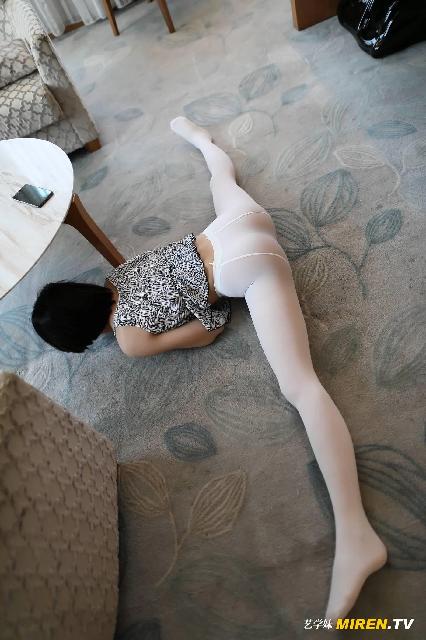 [ROSI艺学妹]2020.04.24 NO.117[76P]插图1