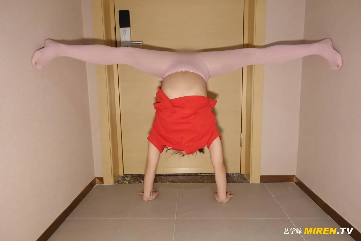[ROSI艺学妹]2020.12.22 NO.210[62P]插图8
