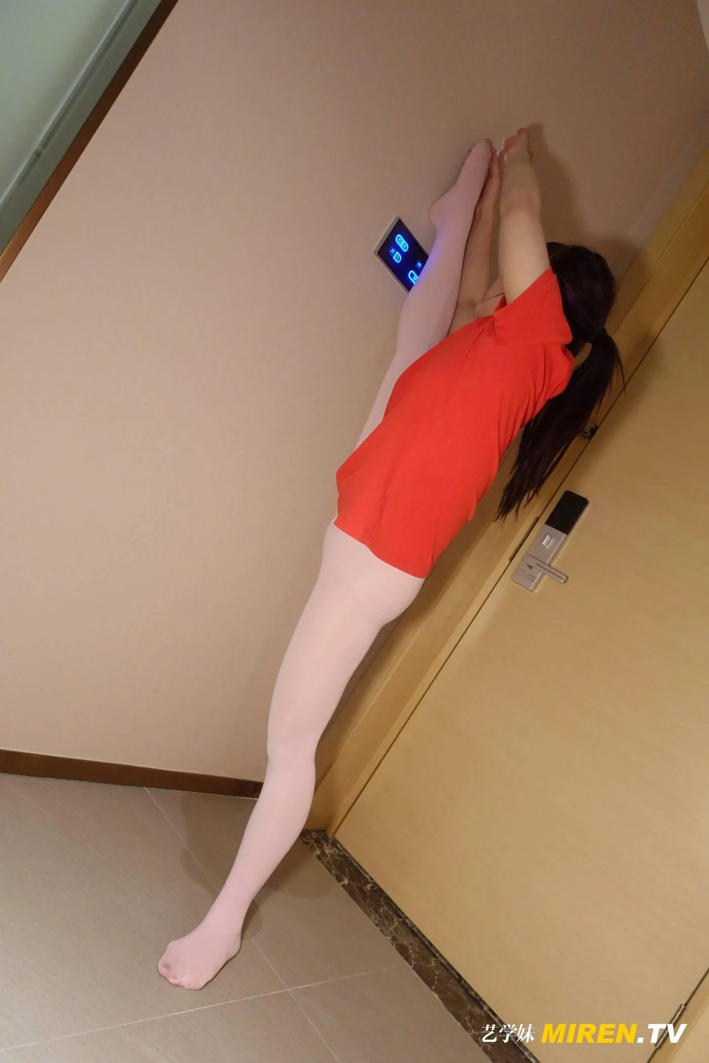 [ROSI艺学妹]2020.12.22 NO.210[62P]插图3