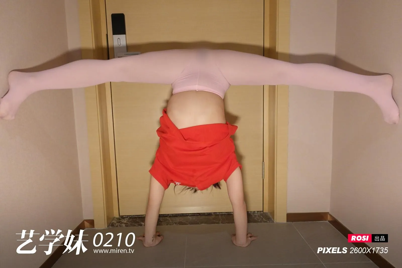 [ROSI艺学妹]2020.12.22 NO.210[62P]插图1