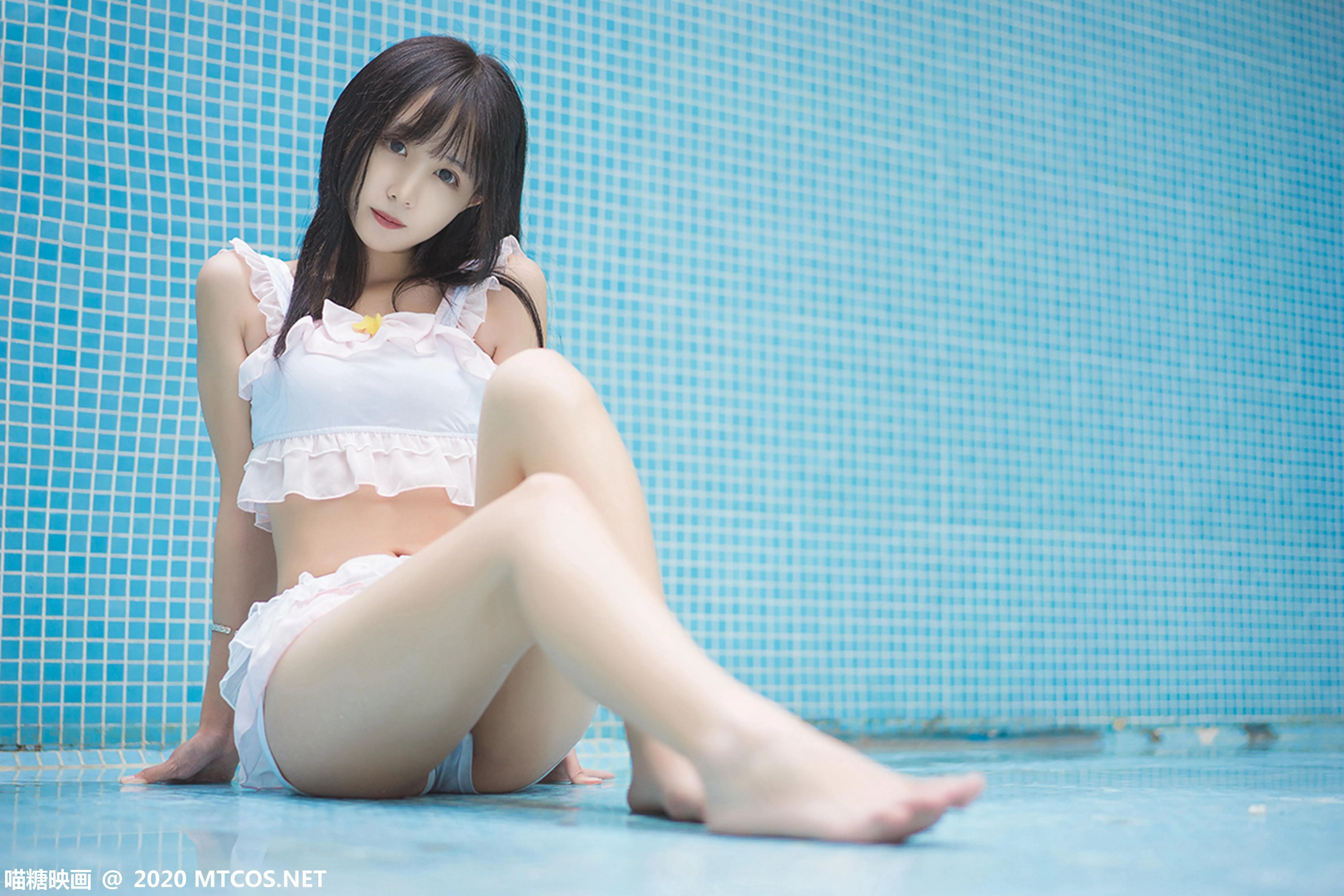 [喵糖映画] VOL.312 泳池萌妹[35P]插图1